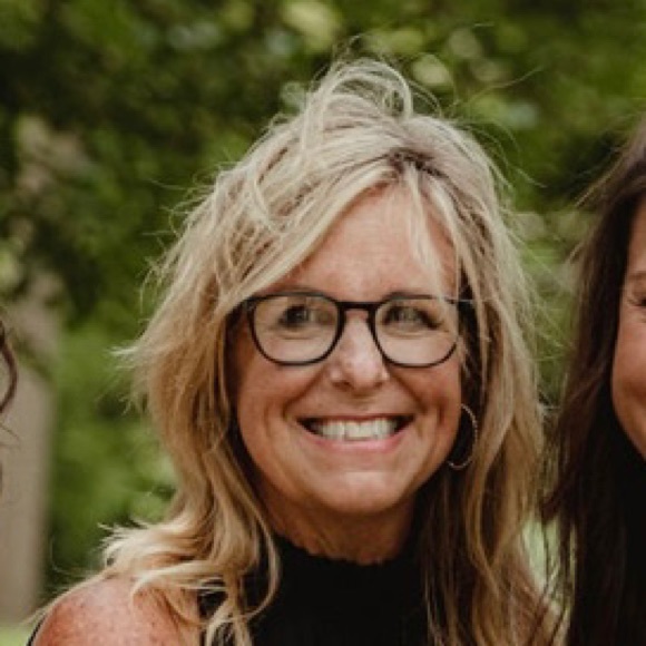 Meet your Posher, Annette - Picture 2 of 2